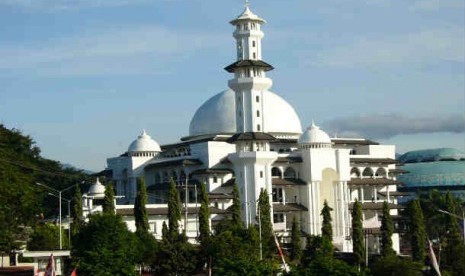 masjid-kampus-universitas-muhammadiyah-malang-_120613204430-680